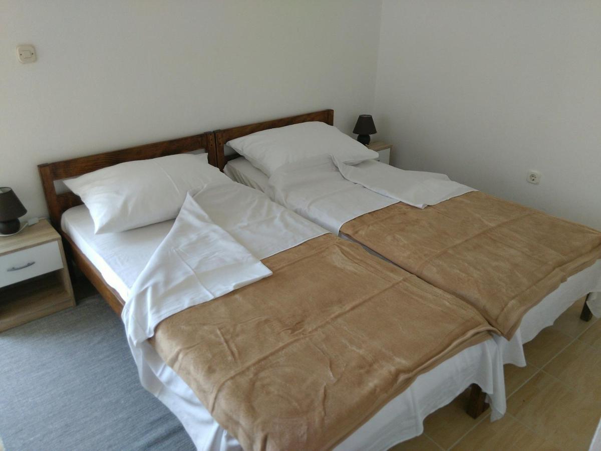 Apartman1 L&K Zara Esterno foto